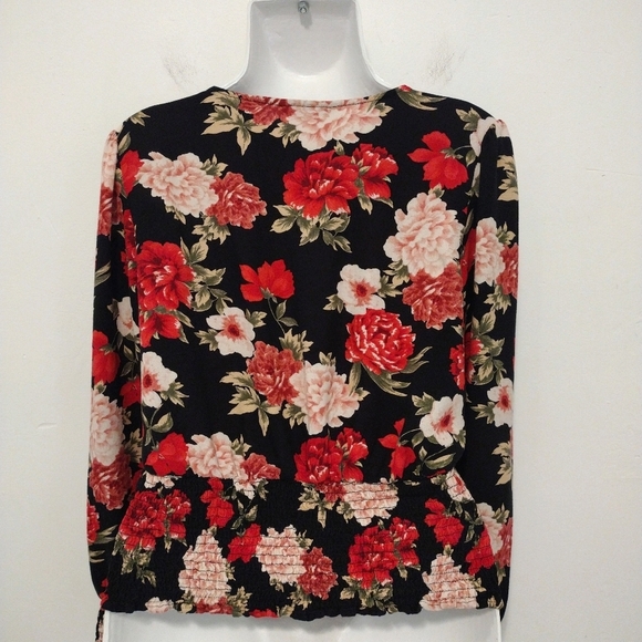 AEO - Floral Long Sleeves Smocked Button Down Blouse - Picture 7 of 13
